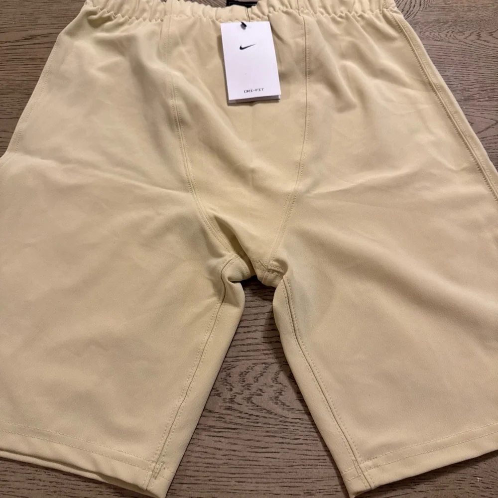 Nike Team Defender Performance Football Shorts Tan L